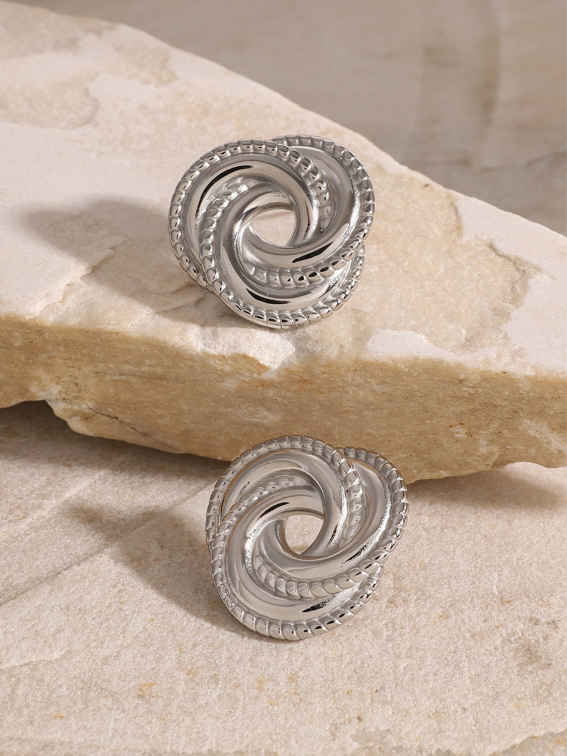 9f9f7d17-83da-46ac-a8d7-e126ae2165ec-Max