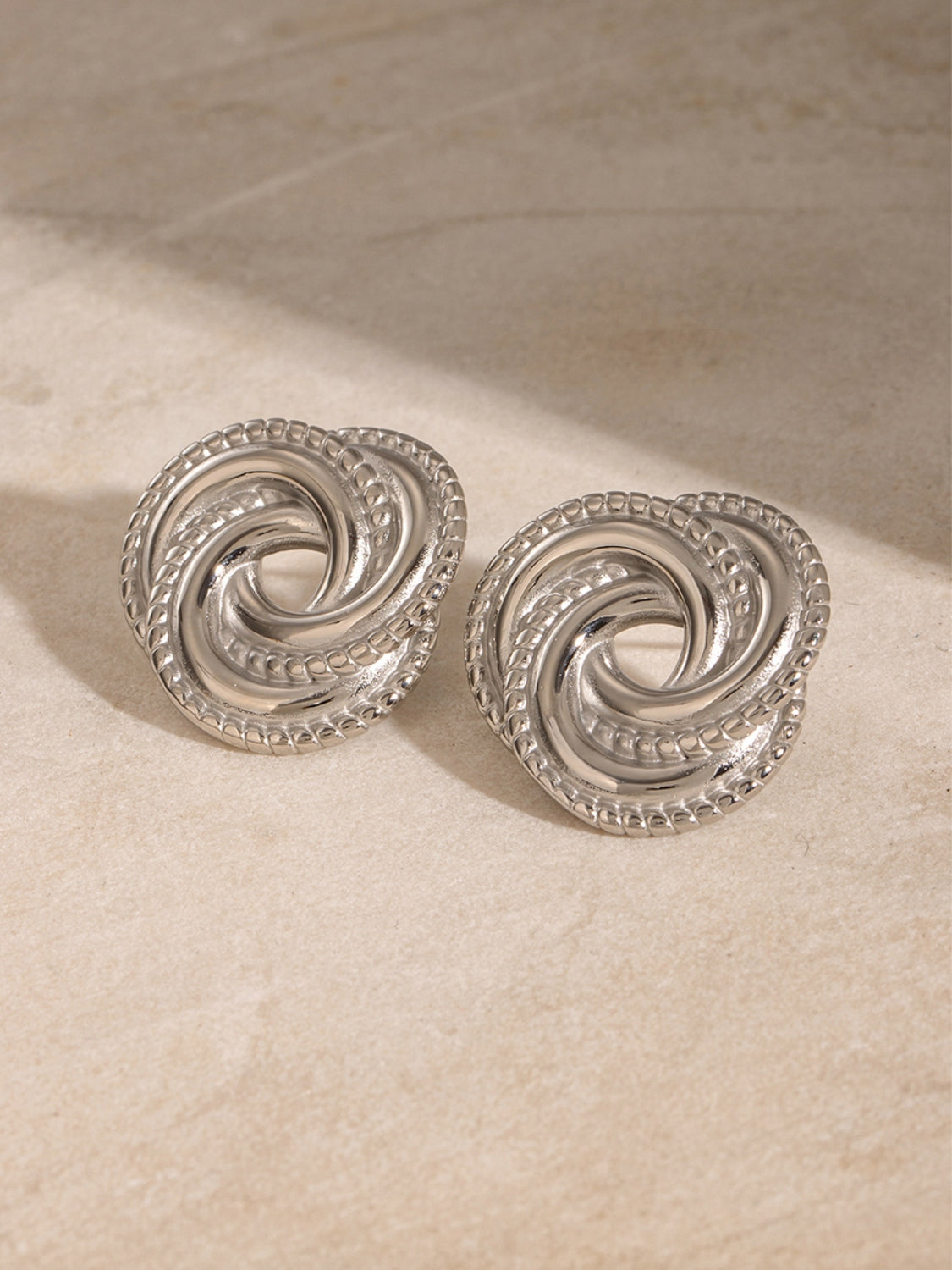 eac01c31-95bd-42c4-803f-4a9a24d2a97b-Max